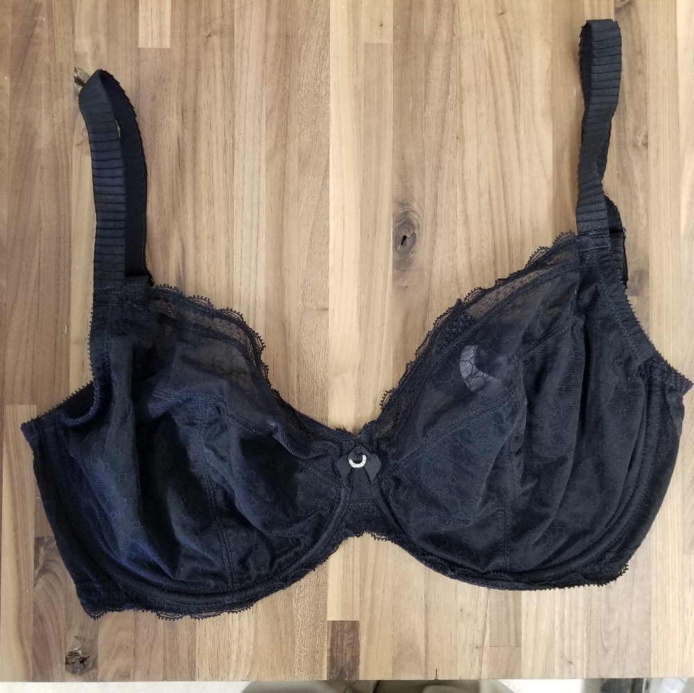 36H chantelle bra  crisp tag. SO HoT!